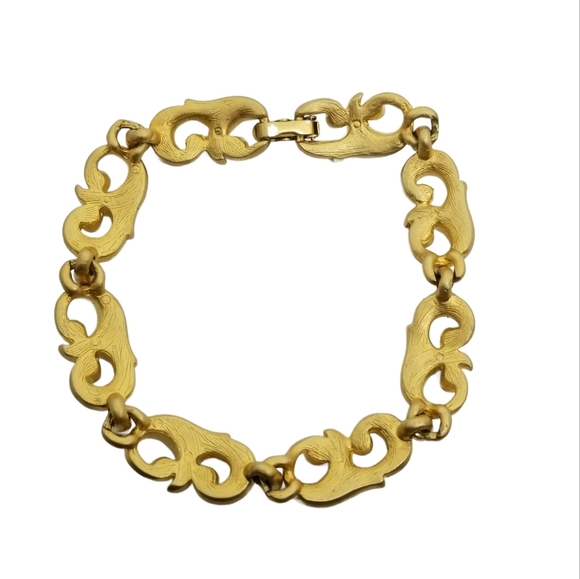 VINTAGE SATIN GOLDTONE & CRYSTAL FILIGREE DESIGN TENNIS BRACELET - Picture 7 of 7